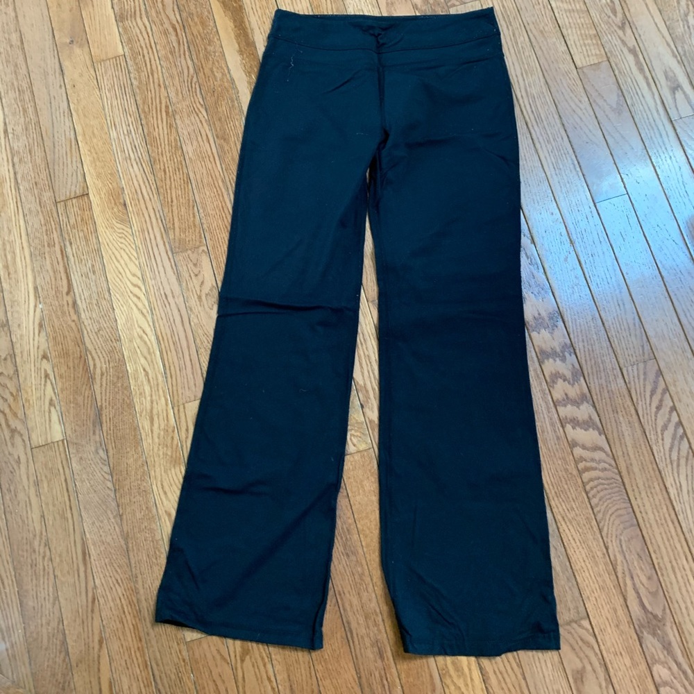 Roots yoga pants size large